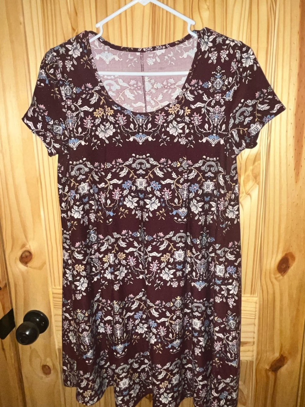Source Unknown Burgundy Floral Scoop Neck Mini Dress